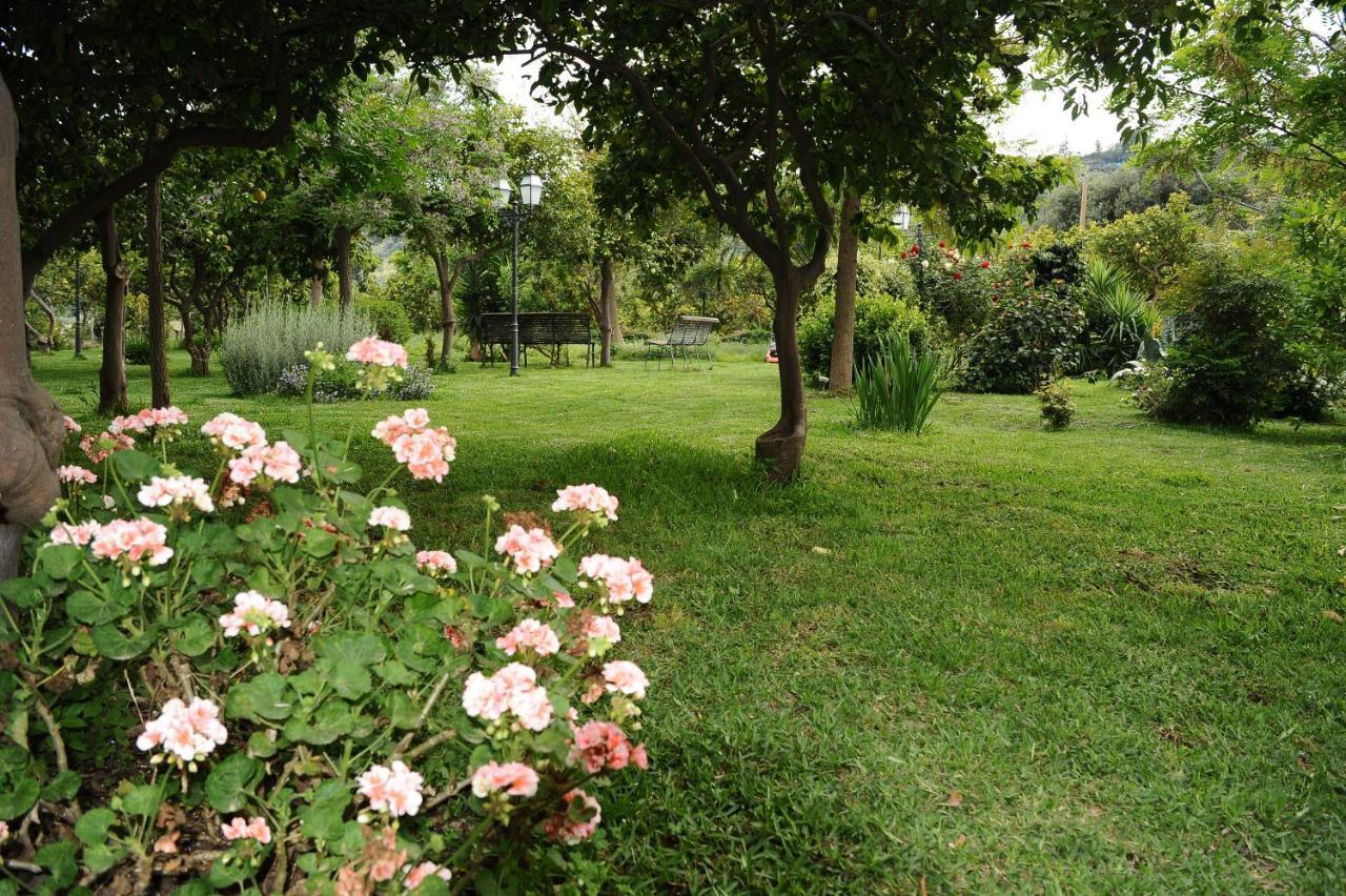 Tenuta Santa Tecla Ачиреале Экстерьер фото